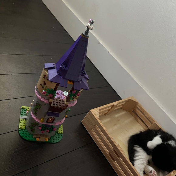 Lego tower rapunzel “customized” with  smiley cupcakes - Picture 2 of 3